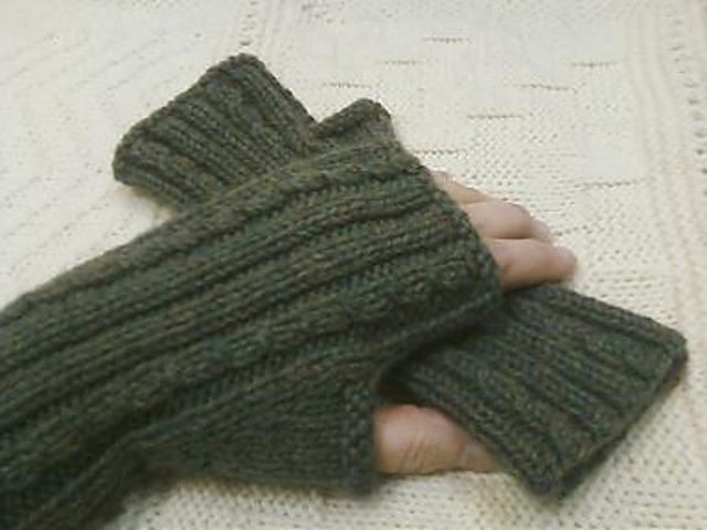 Twisted Rib Wristers