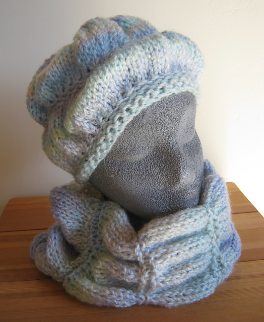 Shades of Ice Cowl Set