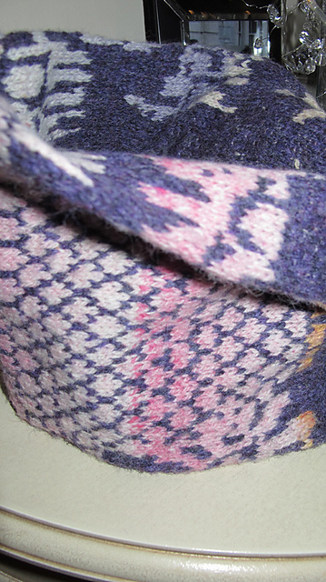 Winter Lillies Baltic Collar