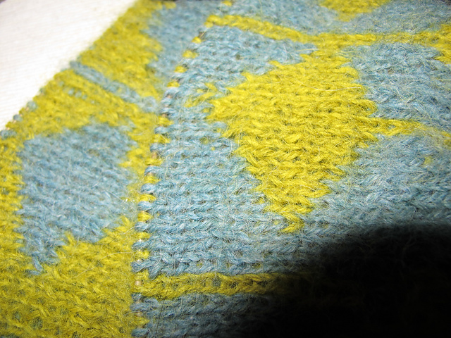 Doubleknitted Tumbleshawl