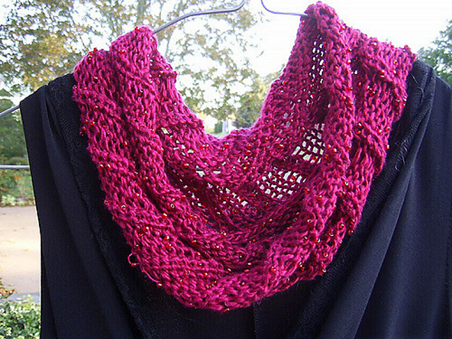 Uno Moebius Cowl