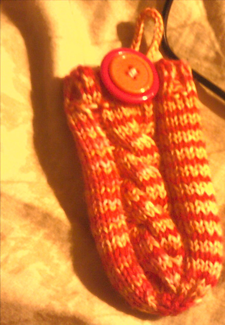 Cabled Phone Cozy