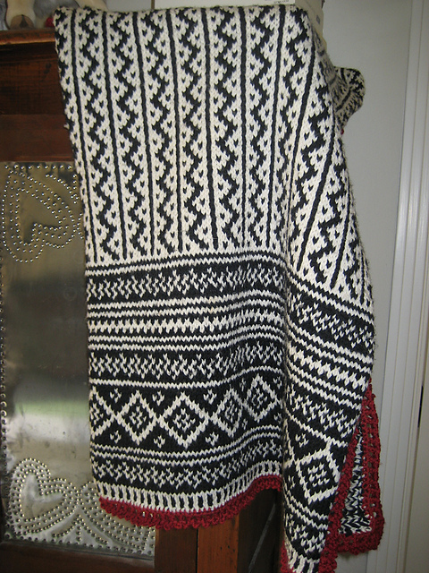 Elke Throw