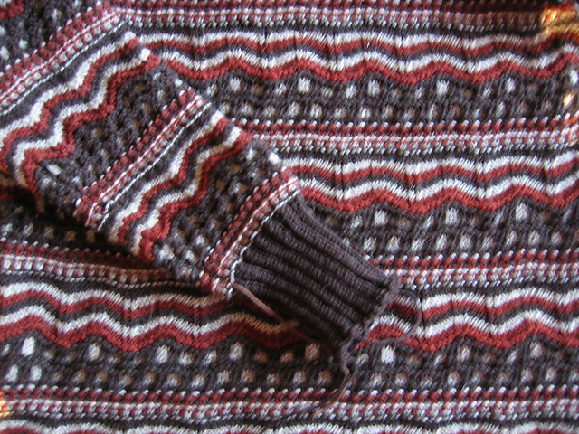 #14 Pullover mit Wellenmuster