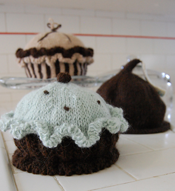 Alpaca Cupcake Hat