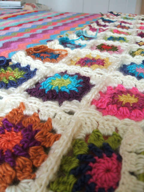 Double-bed or sofa blanket