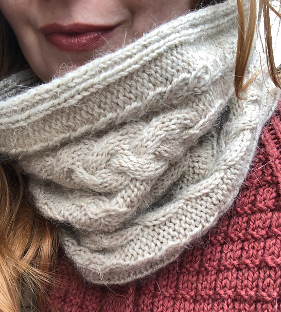 Kitty's Cabled Cowl