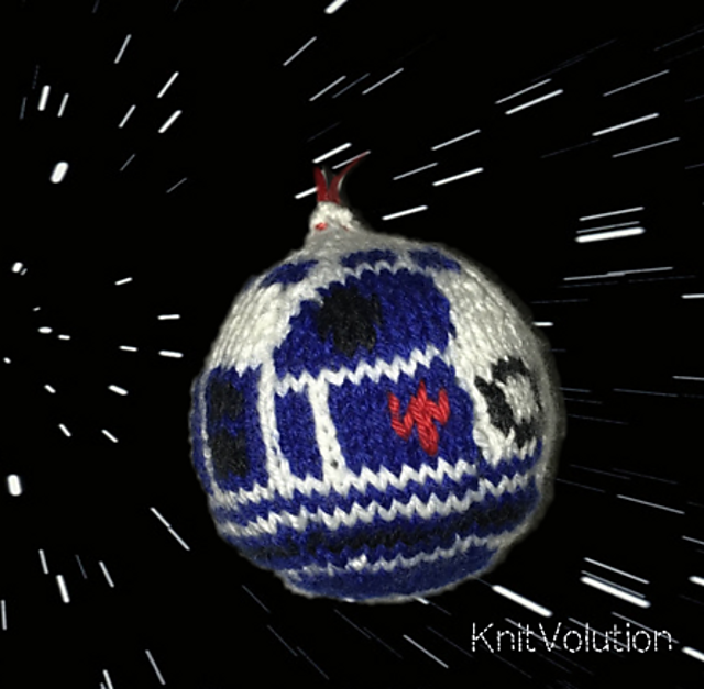 Ravelry: Star Wars R2-D2 Ornament pattern by Liz Denniston