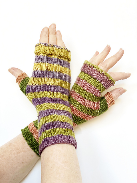 Dusk to Dawn Mitts