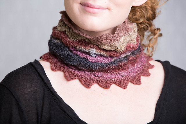 Acanthus Cowl