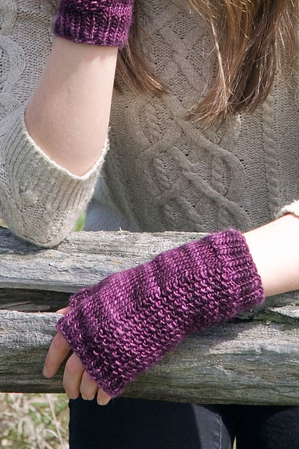 Offbeat Seed St Fingerless Mitts