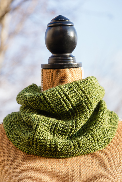 Garter & Lace Cowl