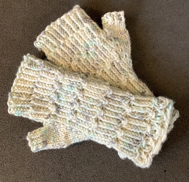 Fabiola Fingerless Mitts