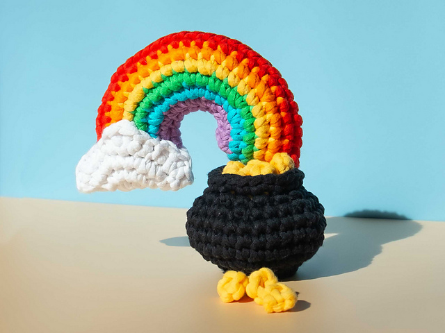 Pot o' Gold & Rainbow