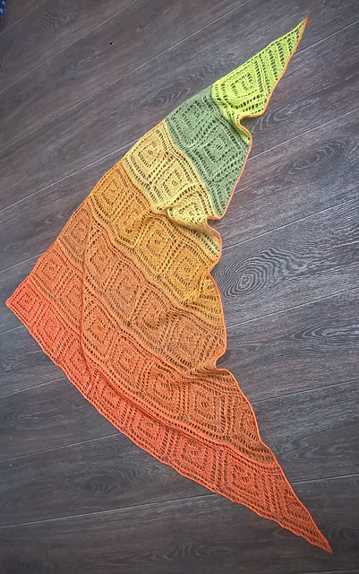 Meander shawl.