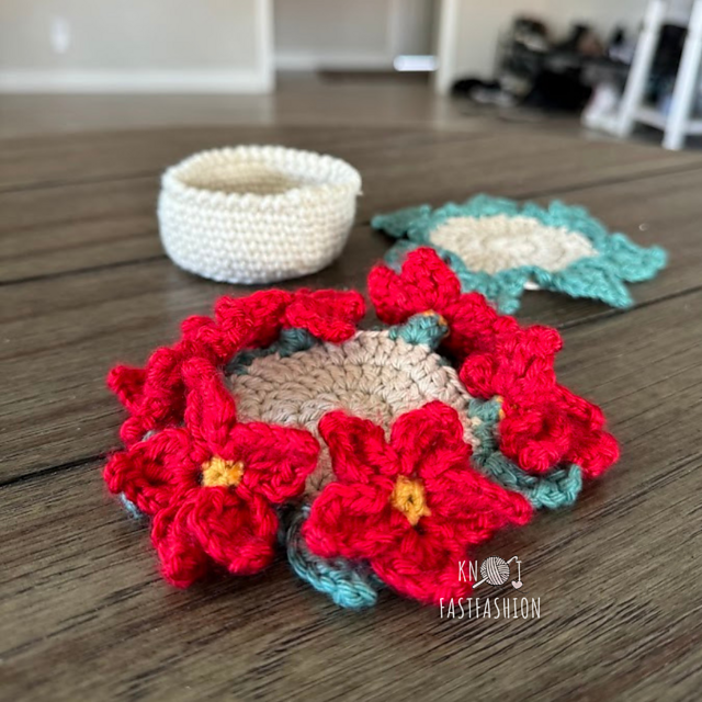 Poinsettia Bouquet Coaster Set