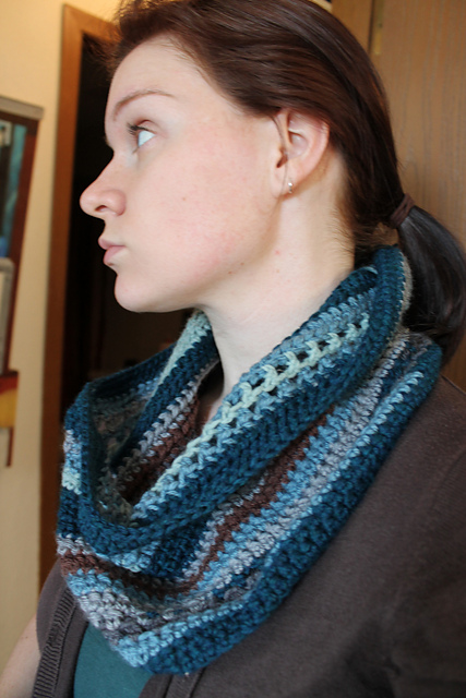 Santa Cruz Cowl and Mitts