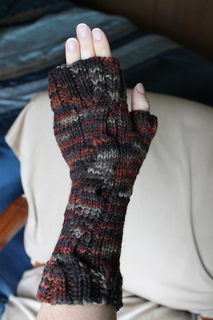 Wavy Cable Fingerless Mitts