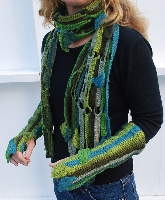 Leaved scarf and wrist warmers
