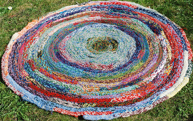 Floor rug