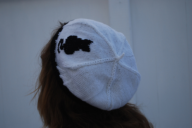 Beret with cat