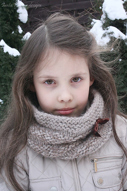 Mia Kitty Cowl