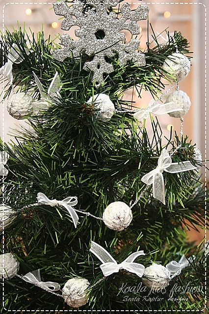 Balls&Bows Christmas Chain