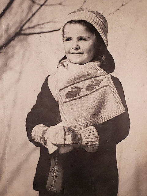 Muffler, Hat and Mitten Set No. 1306