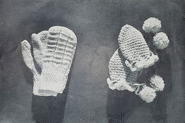 Two Needle Waffle St. Sport Yarn Mittens No. 1318