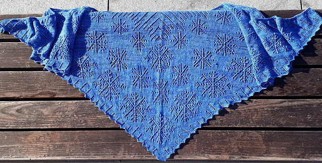 triangle shawl "snow"