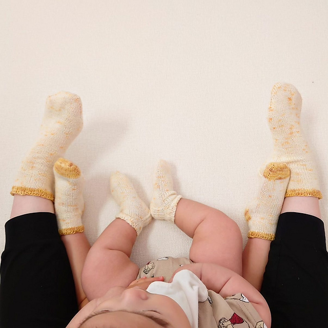 Anyone Any Yarn Socks -Amiyobi socks-