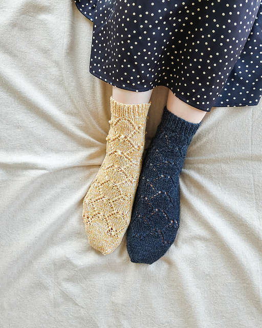 Ravelry: hexa socks pattern by aketako