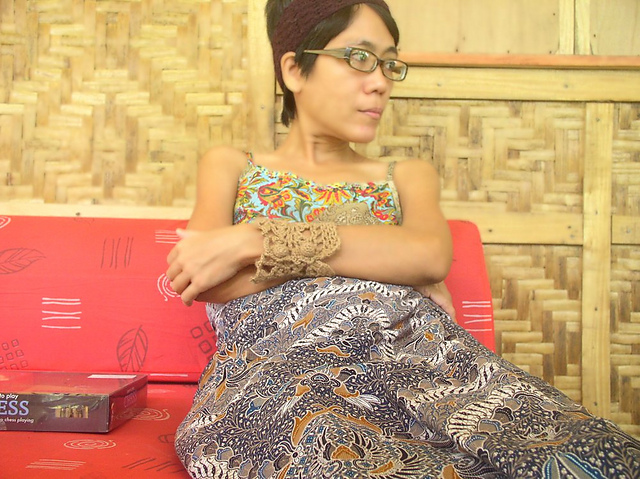 Antique Lace Cuff in Baby Camel Yarn