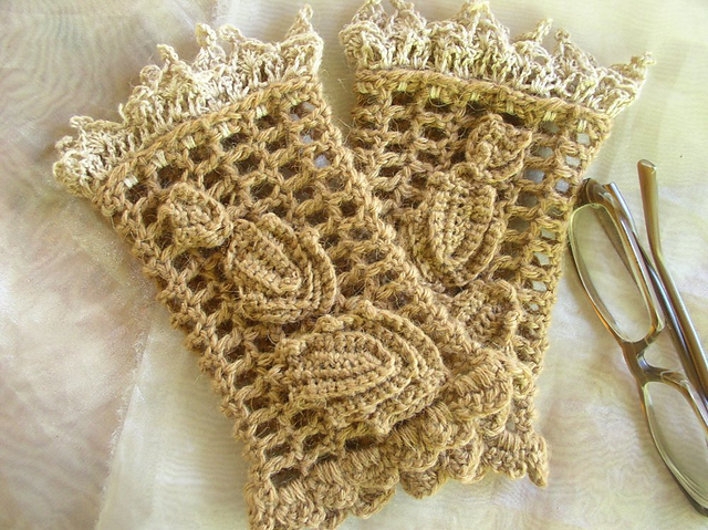 Wrist Warmers in Baby Camel and Silky-Camel