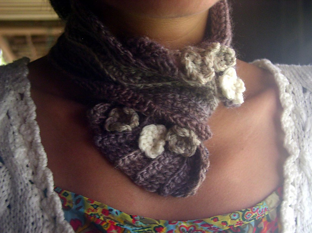 Wave Scarf with Florets