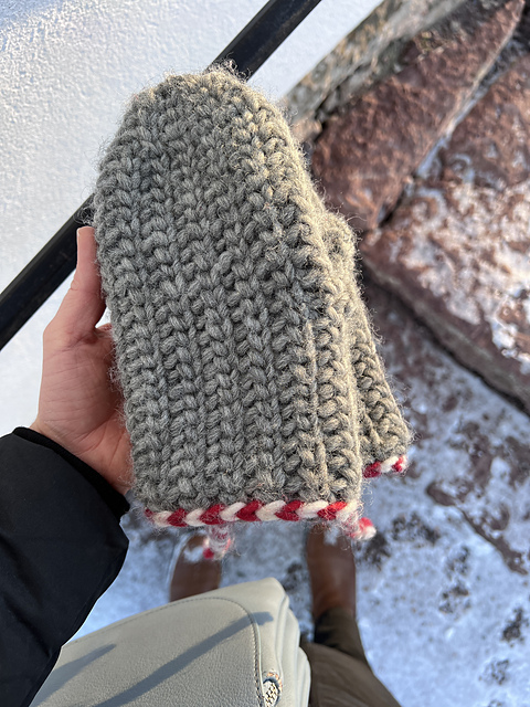 The Dala Frost Mittens