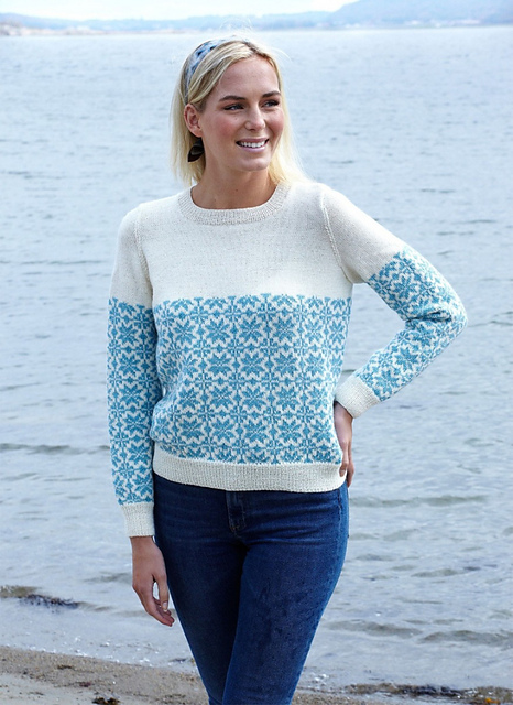 Mönsterstickad damtröja 2525