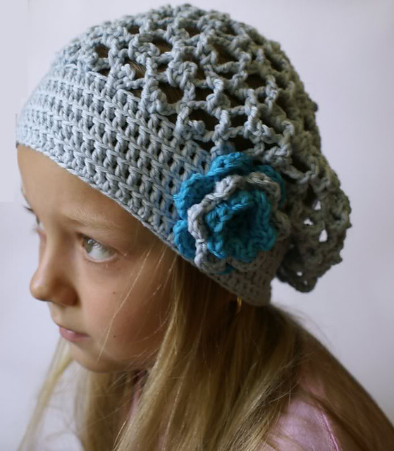 0031 Beret with Flower
