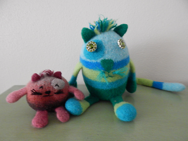 RobbieCat and her friend Peaches