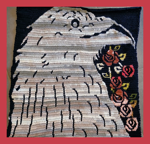 Mosaic Raven with roses