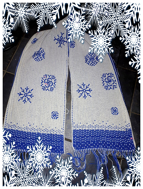 Mosaic Snowflake kisses
