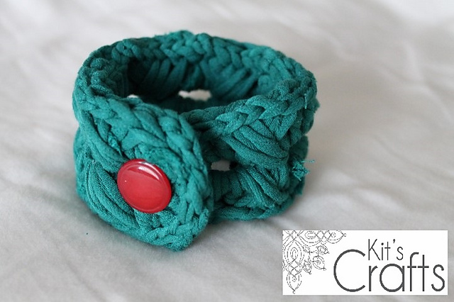 T Shirt Cross Over Bracelet