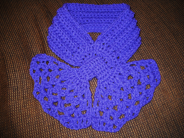 Perfect Pink Shells Bow Scarflet