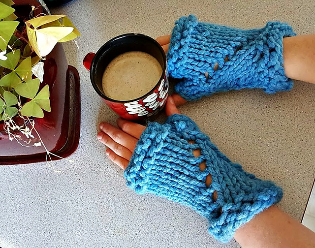 Arosa Fingerless Gloves