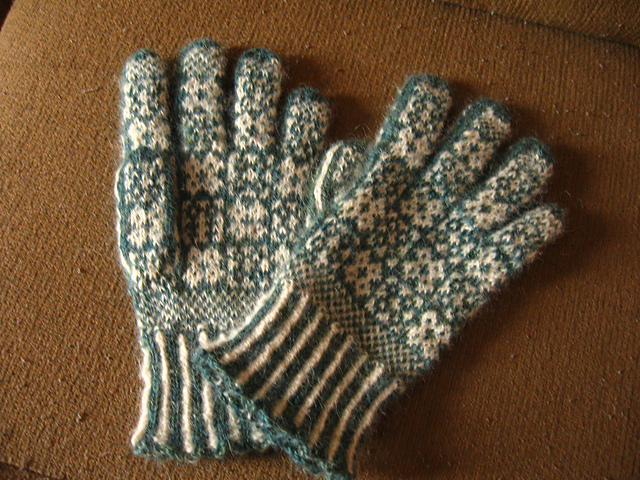 Sanquhar Gloves