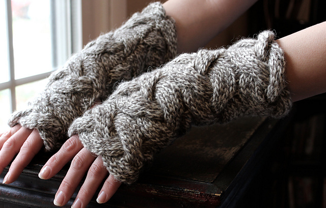 Chunky Cabled Gauntlets/Fingerless Gloves
