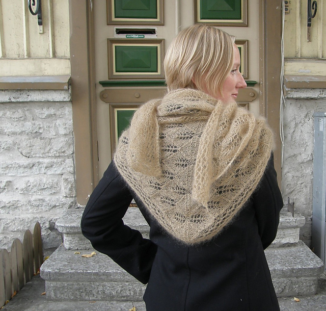 Leaf pattern mohair shawl (Lehesadu)