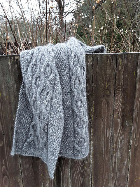 Gute Cabled Scarf