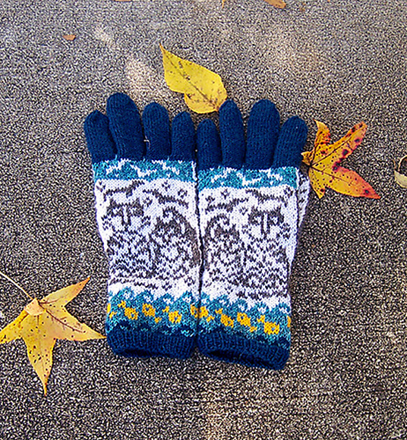 A Day By the Sea Gloves