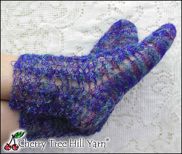 Suri Lace Bed Socks